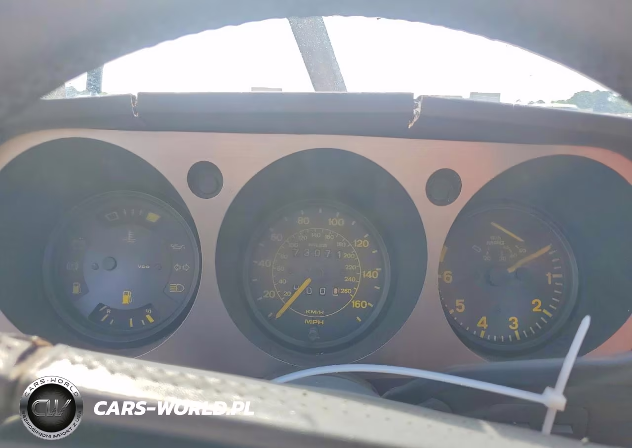 1985 Porsche 944 VIN:WP0AA0942FN473160 - 9
