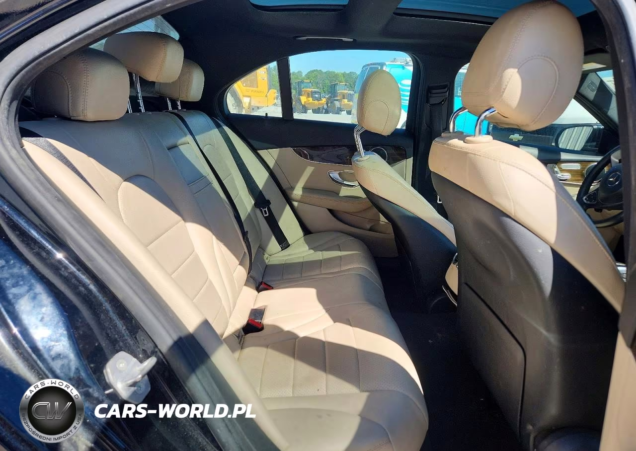 2018 Mercedes-Benz C 300 4Matic VIN:55SWF4KB8JU258069 - 10