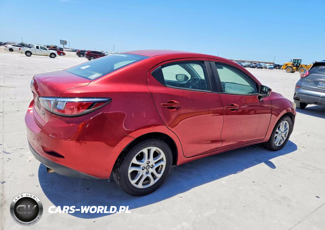 2018 Toyota Yaris Ia Base VIN:3MYDLBYV3JY323309 - 3