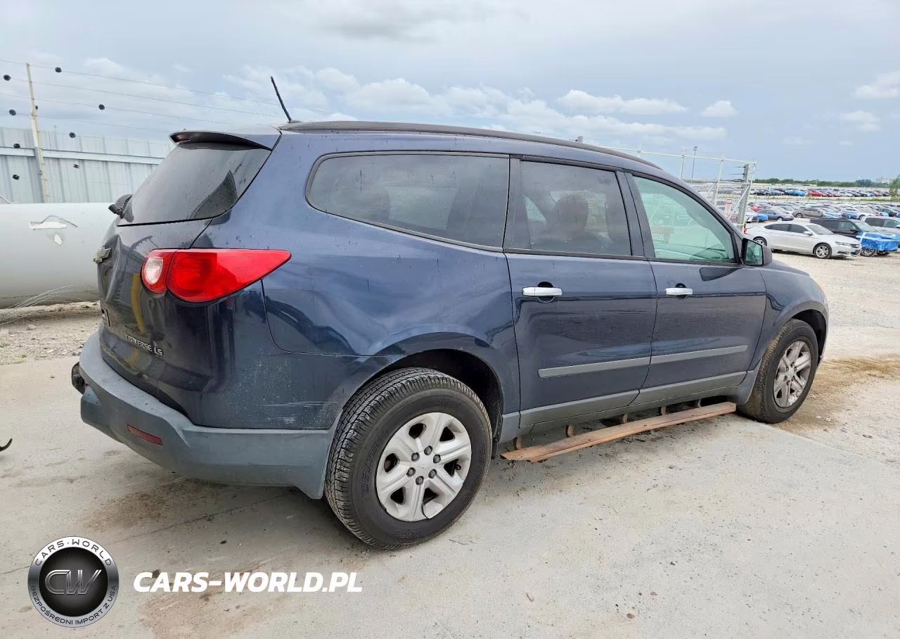 2012 Chevrolet Traverse Ls VIN:1GNKREED8CJ134283 - 3