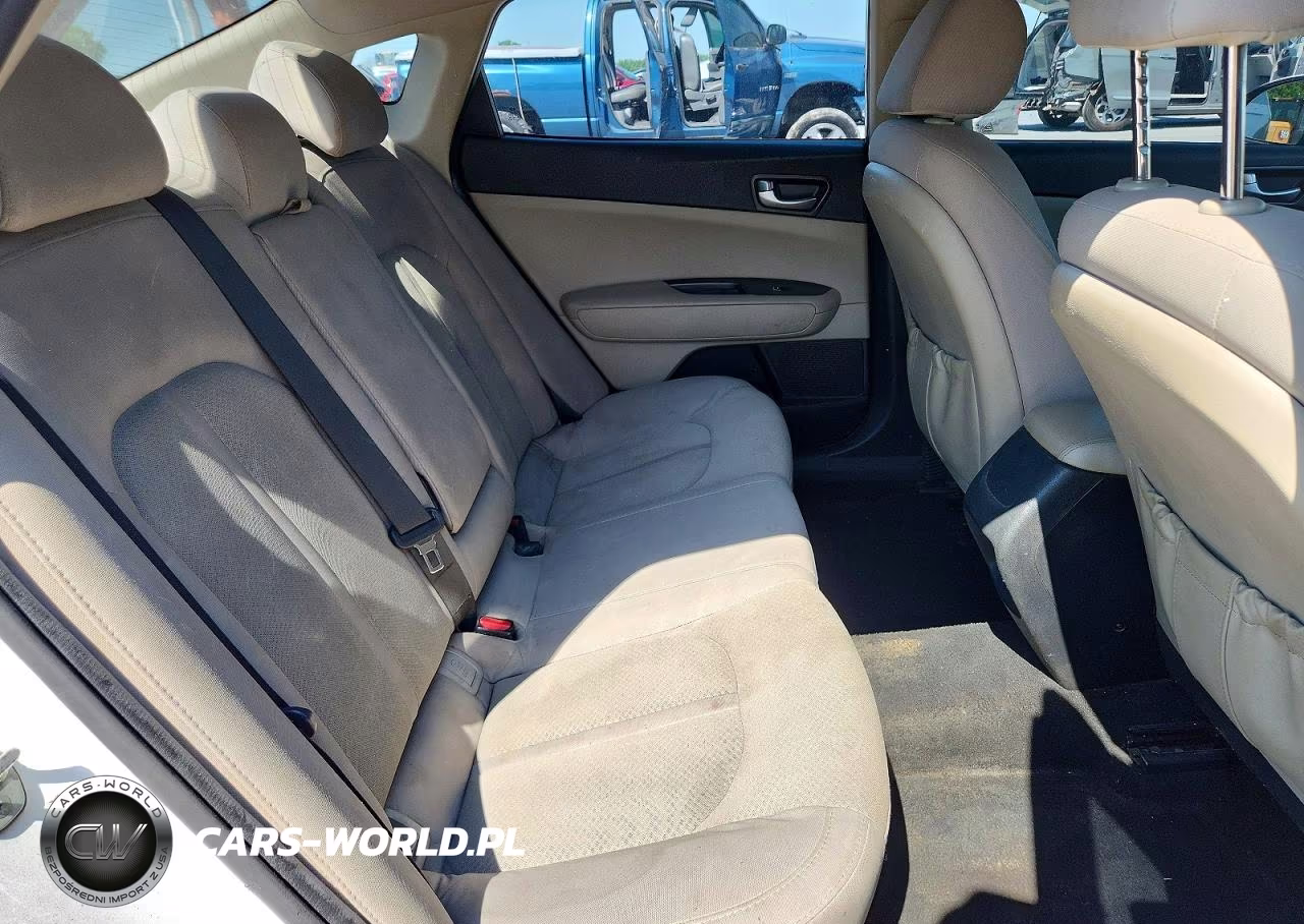 2018 Kia Optima VIN:5XXGT4L35JG252877 - 10