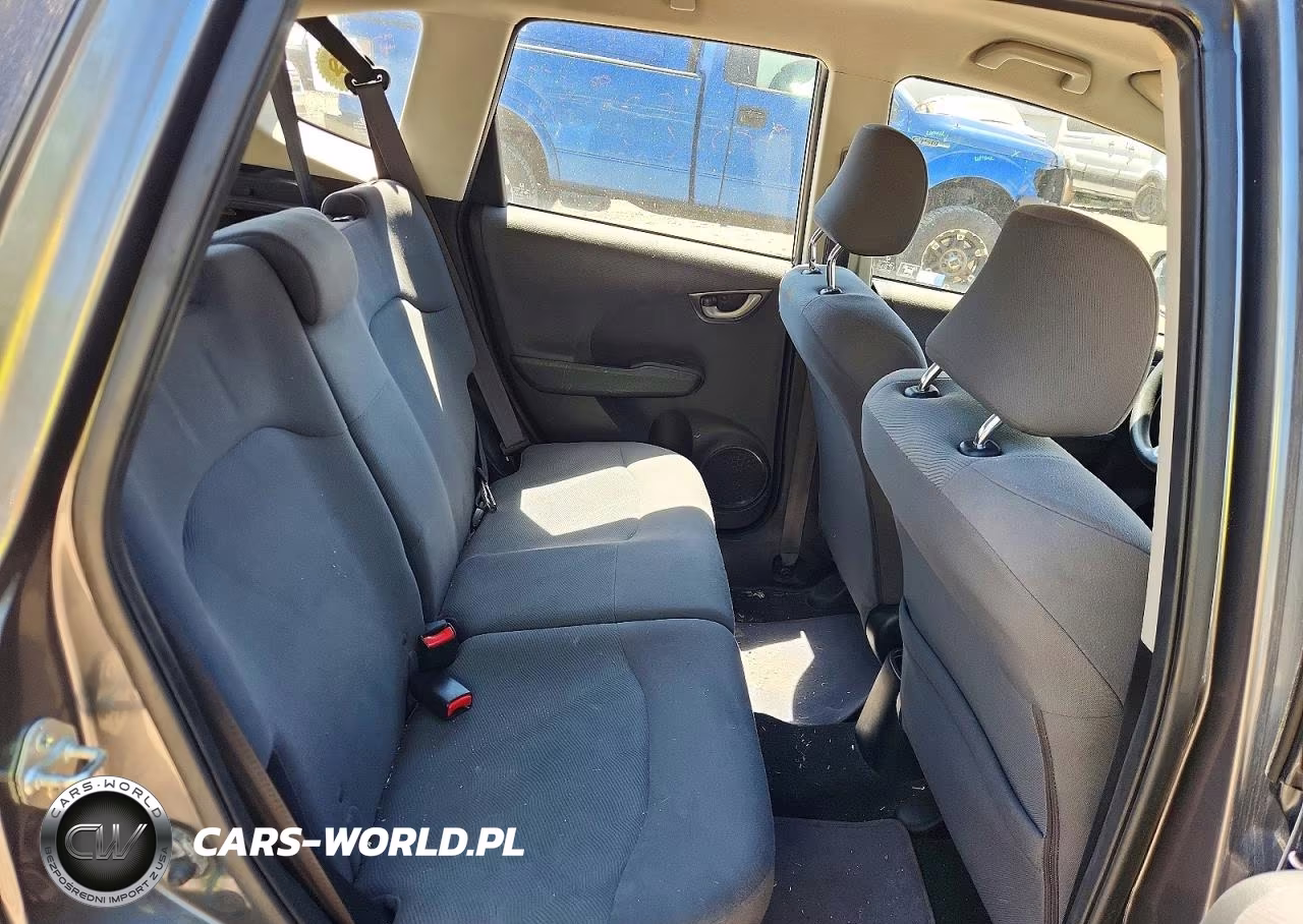 2013 Honda Fit VIN:JHMGE8H32DC074262 - 10