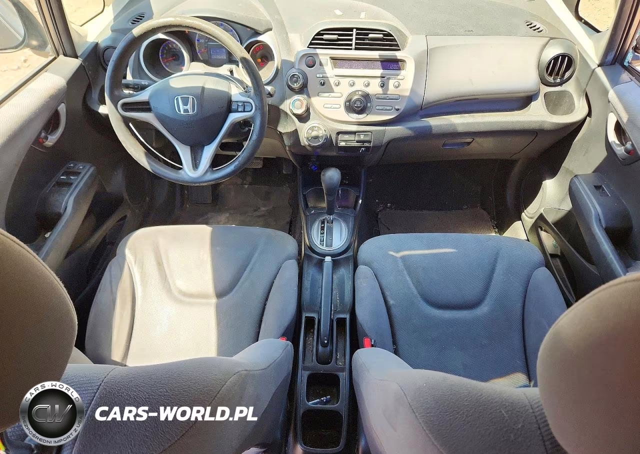 2013 Honda Fit VIN:JHMGE8H32DC074262 - 8
