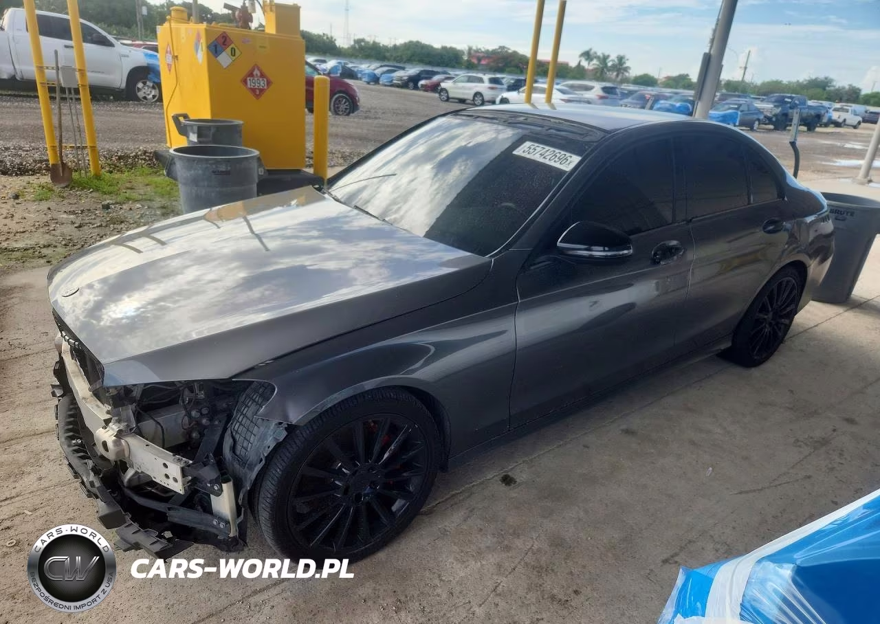 2018 Mercedes-Benz C 300 – zdjęcie 1 z 12