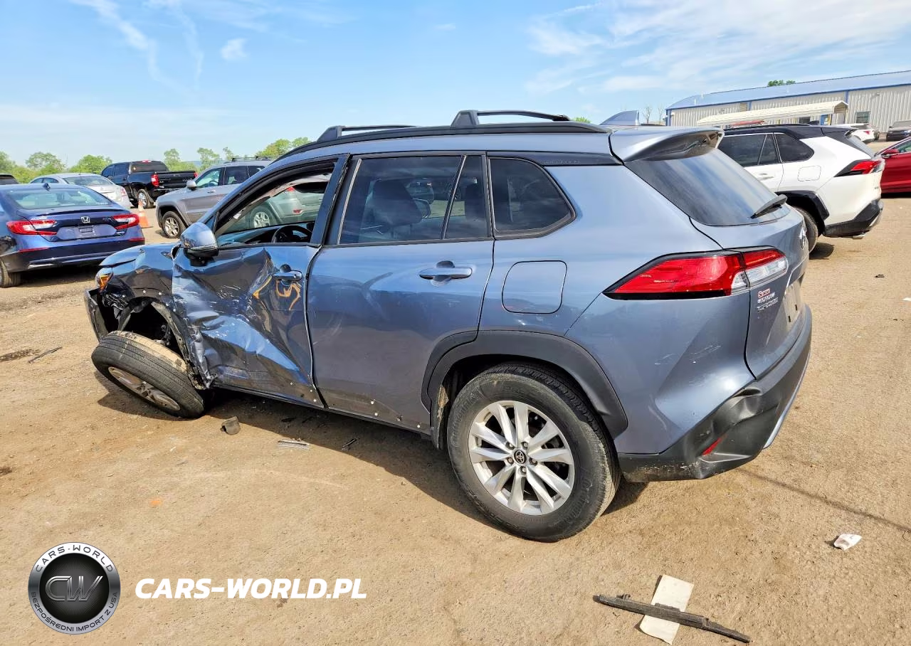 2022 Toyota Corolla Cross Le VIN:7MUCAABG7NV030360 - 2