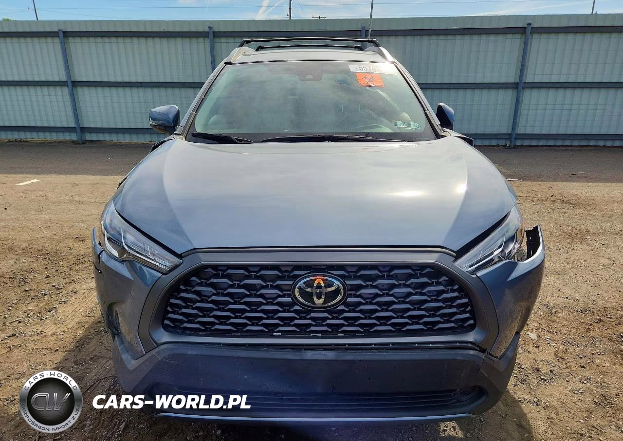 2022 Toyota Corolla Cross Le VIN:7MUCAABG7NV030360 - 5