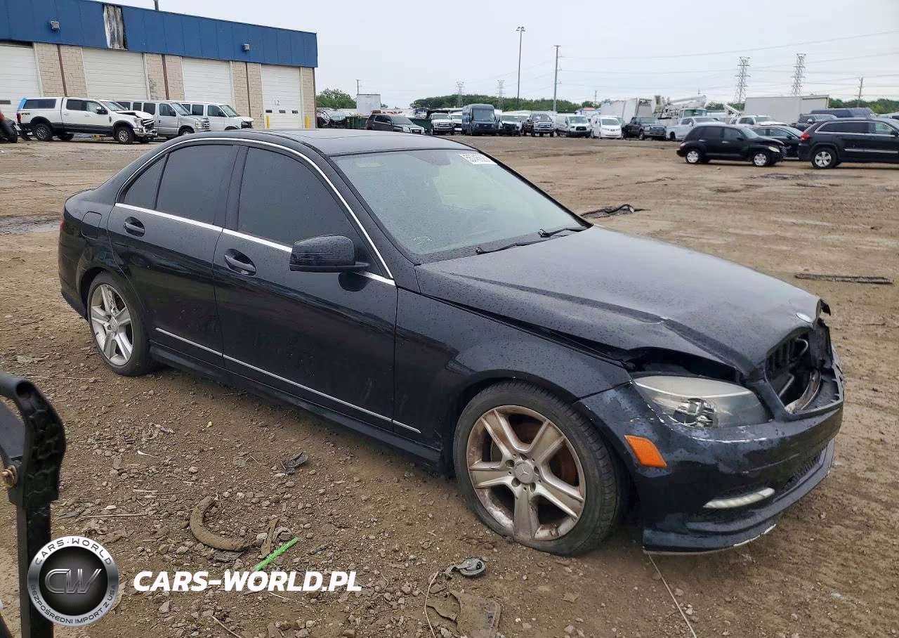 2011 Mercedes-Benz C 300 4Matic VIN:WDDGF8BBXBR157887 - 4