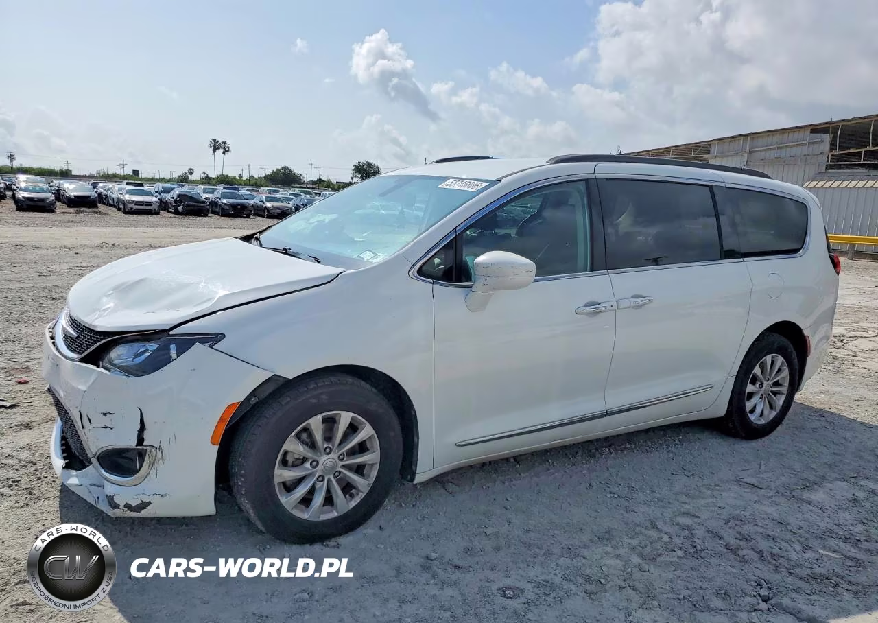 2017 Chrysler Pacifica Touring L – zdjęcie 1 z 13
