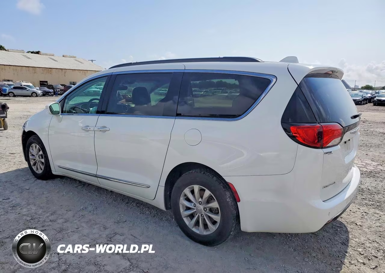 2017 Chrysler Pacifica Touring L VIN:2C4RC1BG8HR576810 - 2