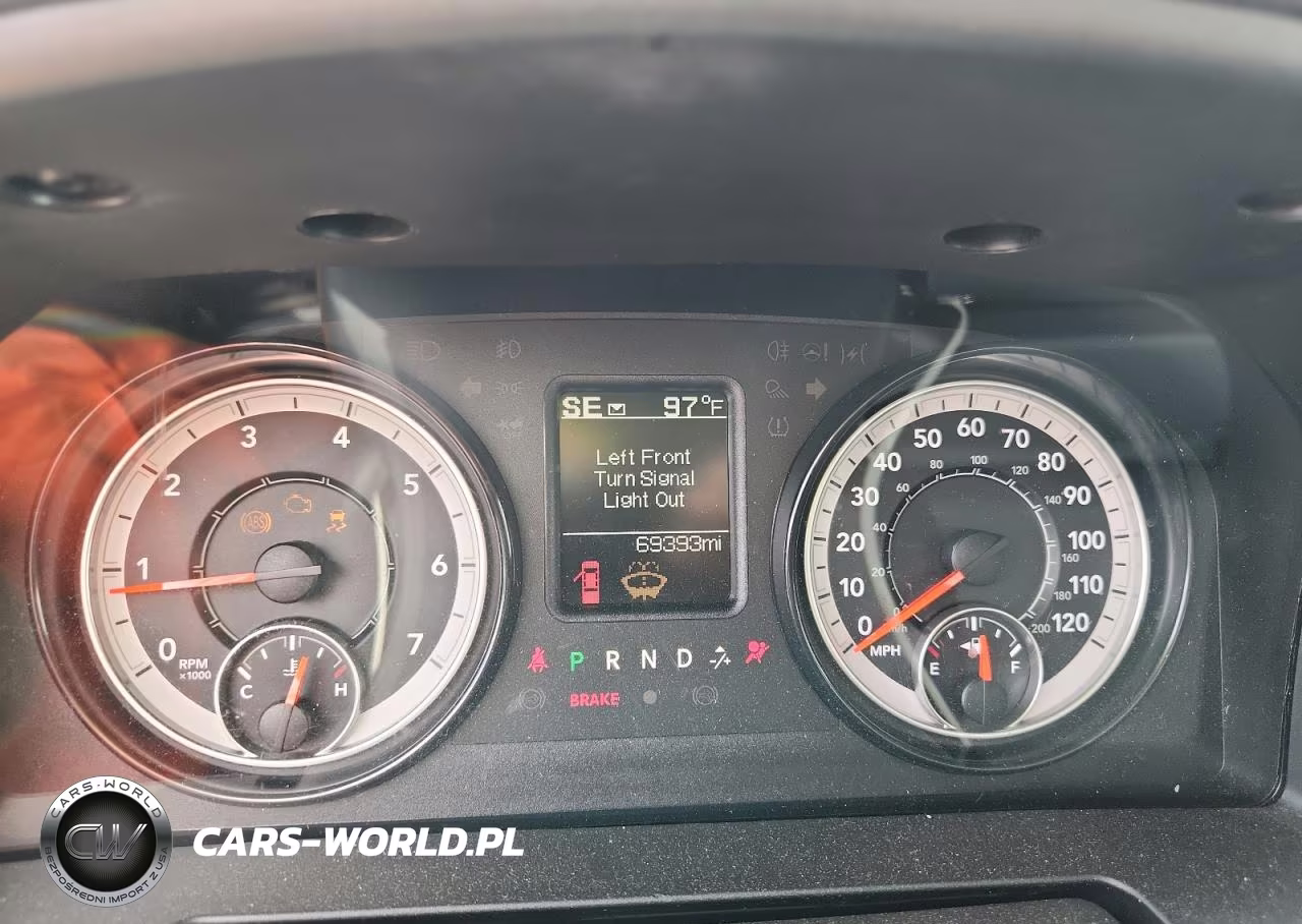 2023 Ram 1500 Classic Tradesman VIN:3C6JR6DG5PG655207 - 9