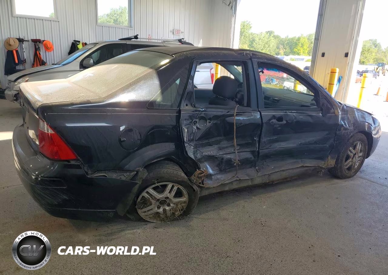 2007 Ford Focus VIN:1FAHP34NX7W134016 - 3
