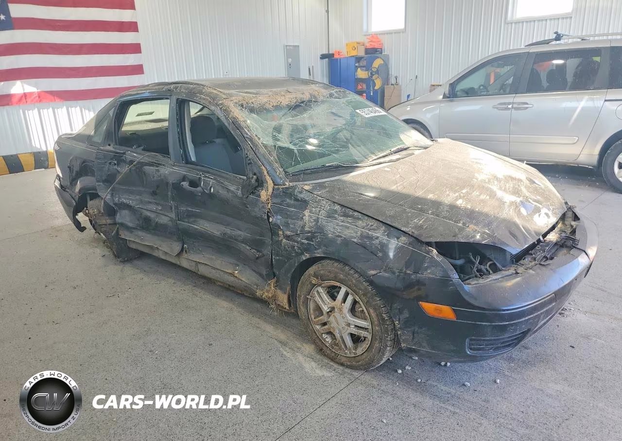 2007 Ford Focus VIN:1FAHP34NX7W134016 - 4
