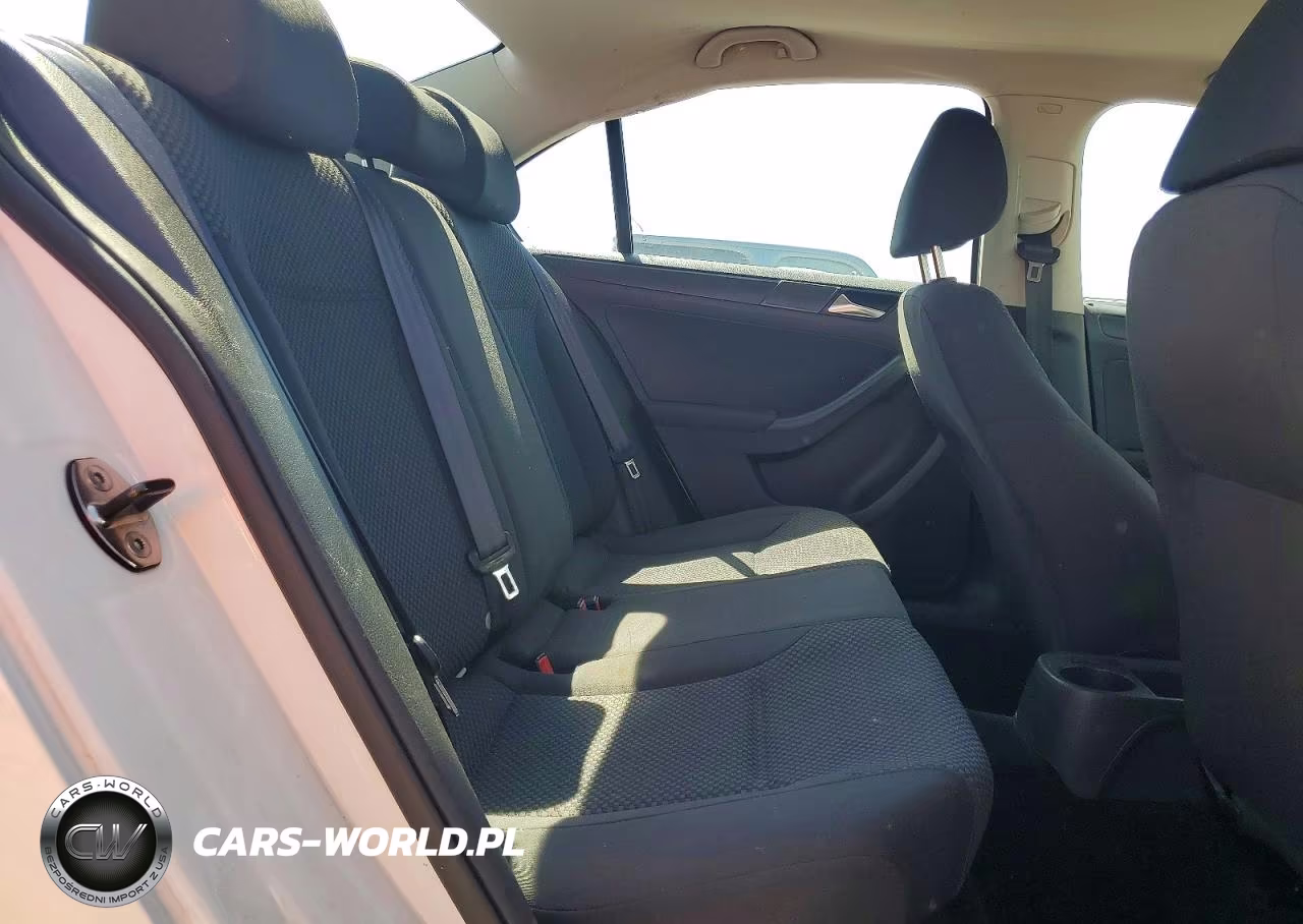 2011 Volkswagen Jetta Base 4D Sedan VIN:3VW1K7AJ0BM346500 - 10