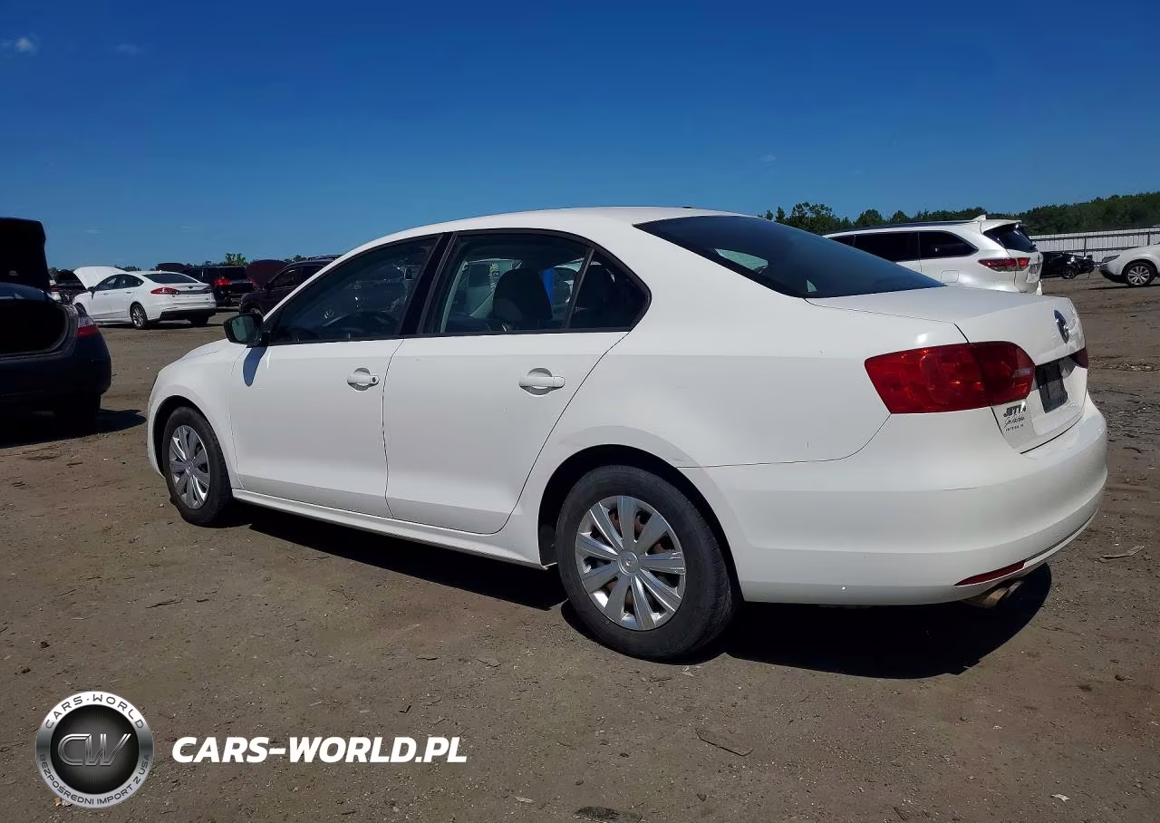 2011 Volkswagen Jetta Base 4D Sedan VIN:3VW1K7AJ0BM346500 - 2