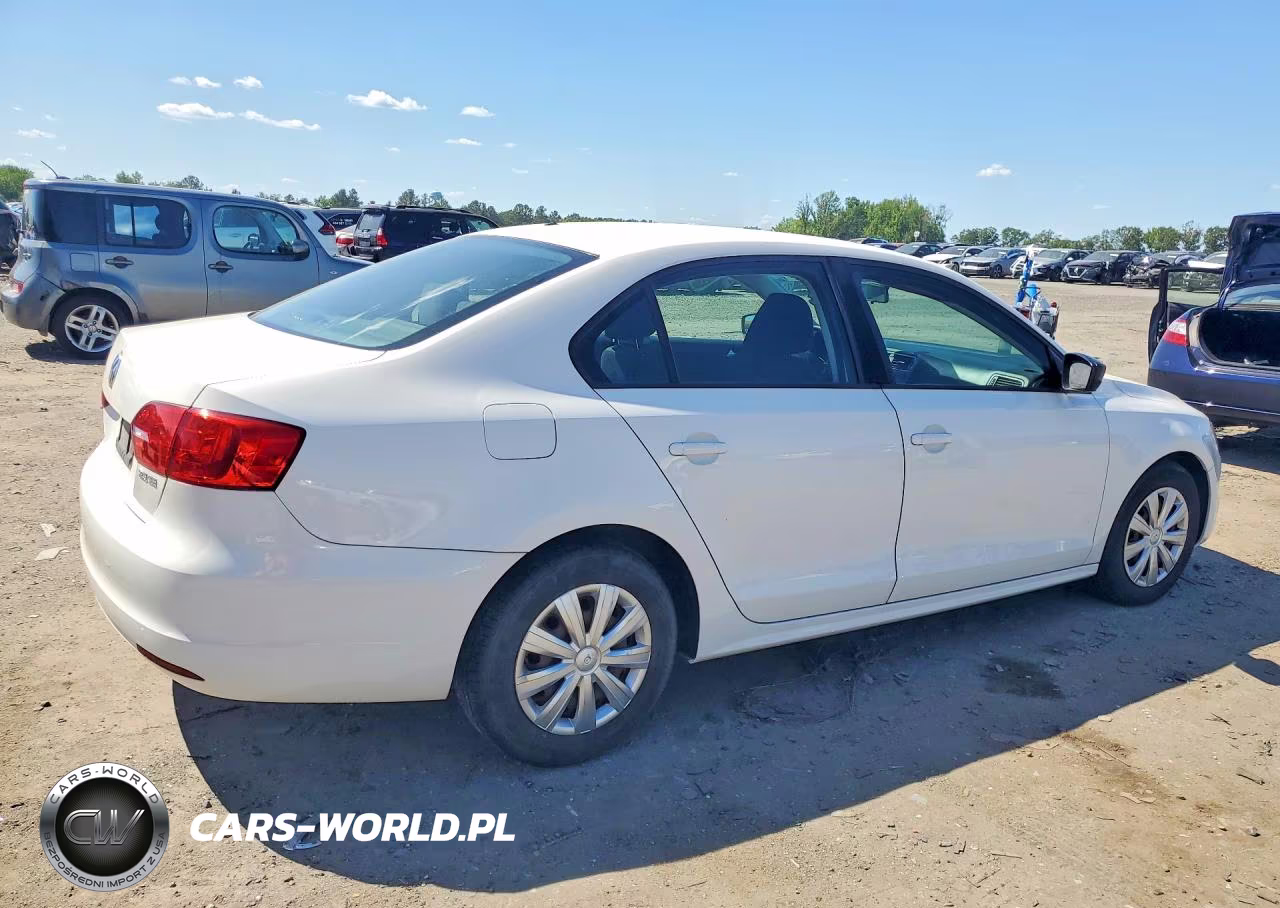 2011 Volkswagen Jetta Base 4D Sedan VIN:3VW1K7AJ0BM346500 - 3