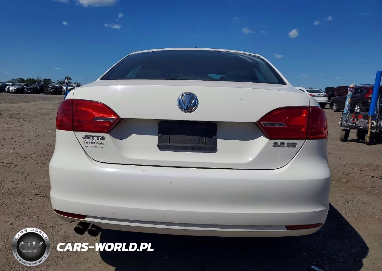 2011 Volkswagen Jetta Base 4D Sedan VIN:3VW1K7AJ0BM346500 - 6