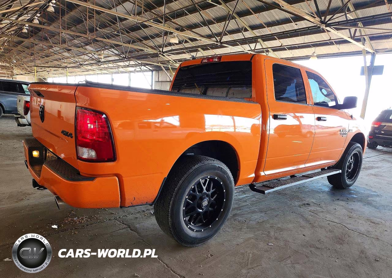2019 Ram 1500 Classic Tradesman VIN:1C6RR7KT3KS620224 - 3