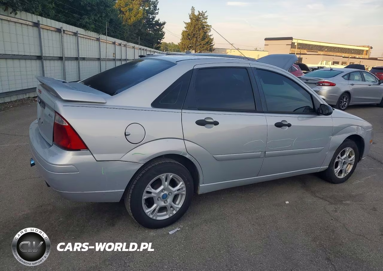 2005 Ford Focus Zx4 VIN:1FAFP34N05W220410 - 3