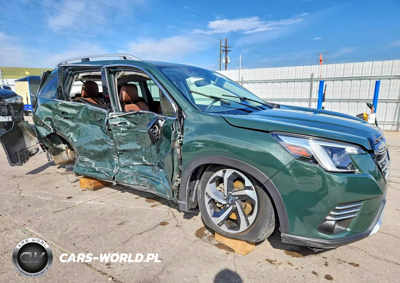 2023 Subaru Forester Touring VIN:JF2SKARC9PH523200 - 4