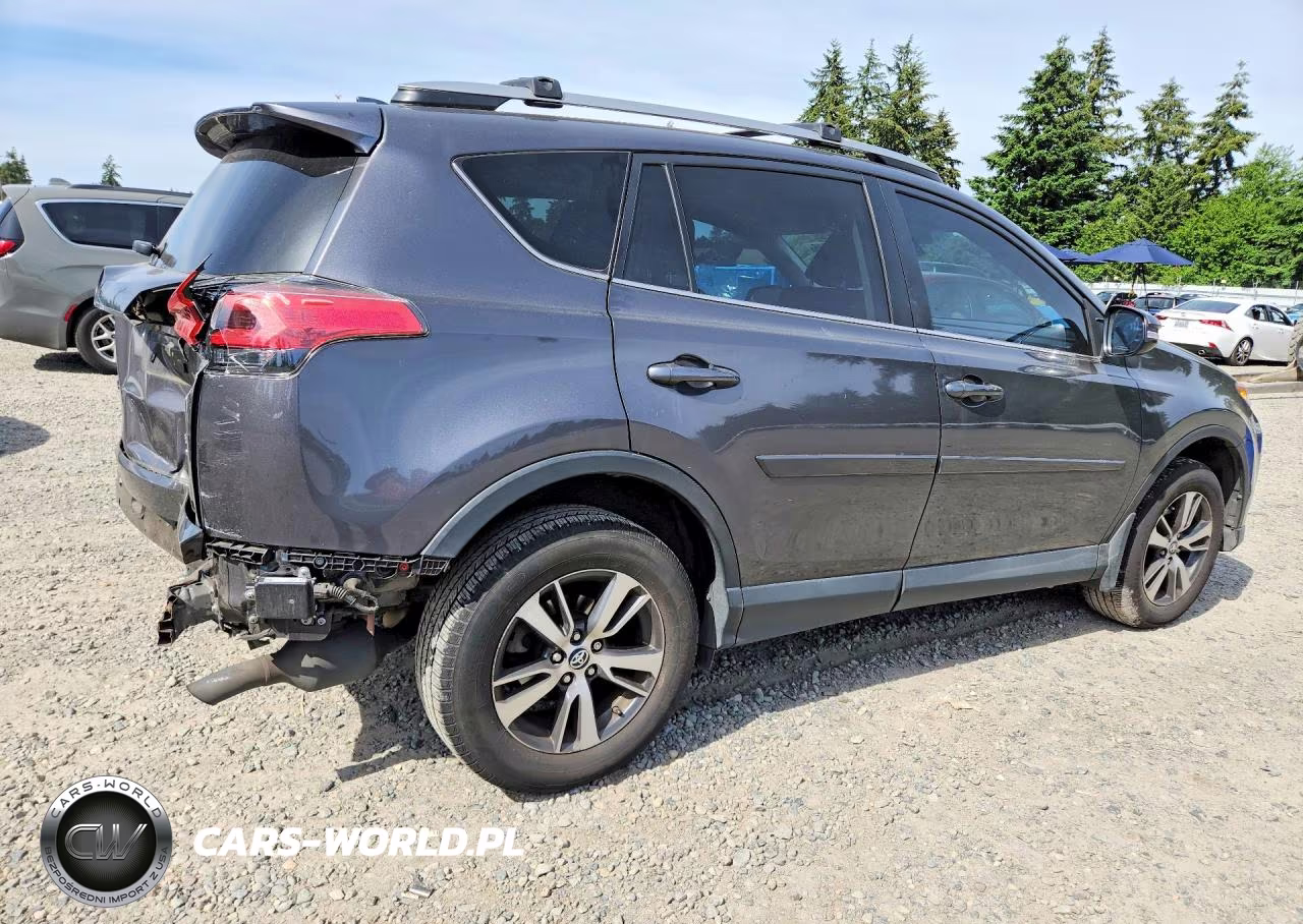 2017 Toyota Rav4 Xle VIN:2T3RFREV2HW684166 - 3