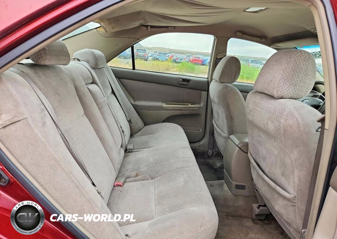 2002 Toyota Camry Le VIN:4T1BE32KX2U614880 - 10