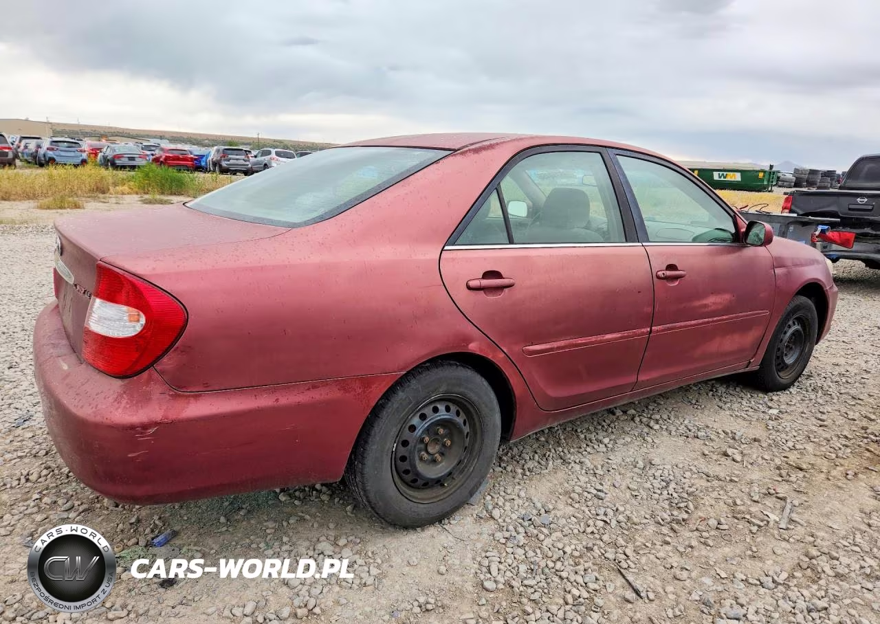 2002 Toyota Camry Le VIN:4T1BE32KX2U614880 - 3
