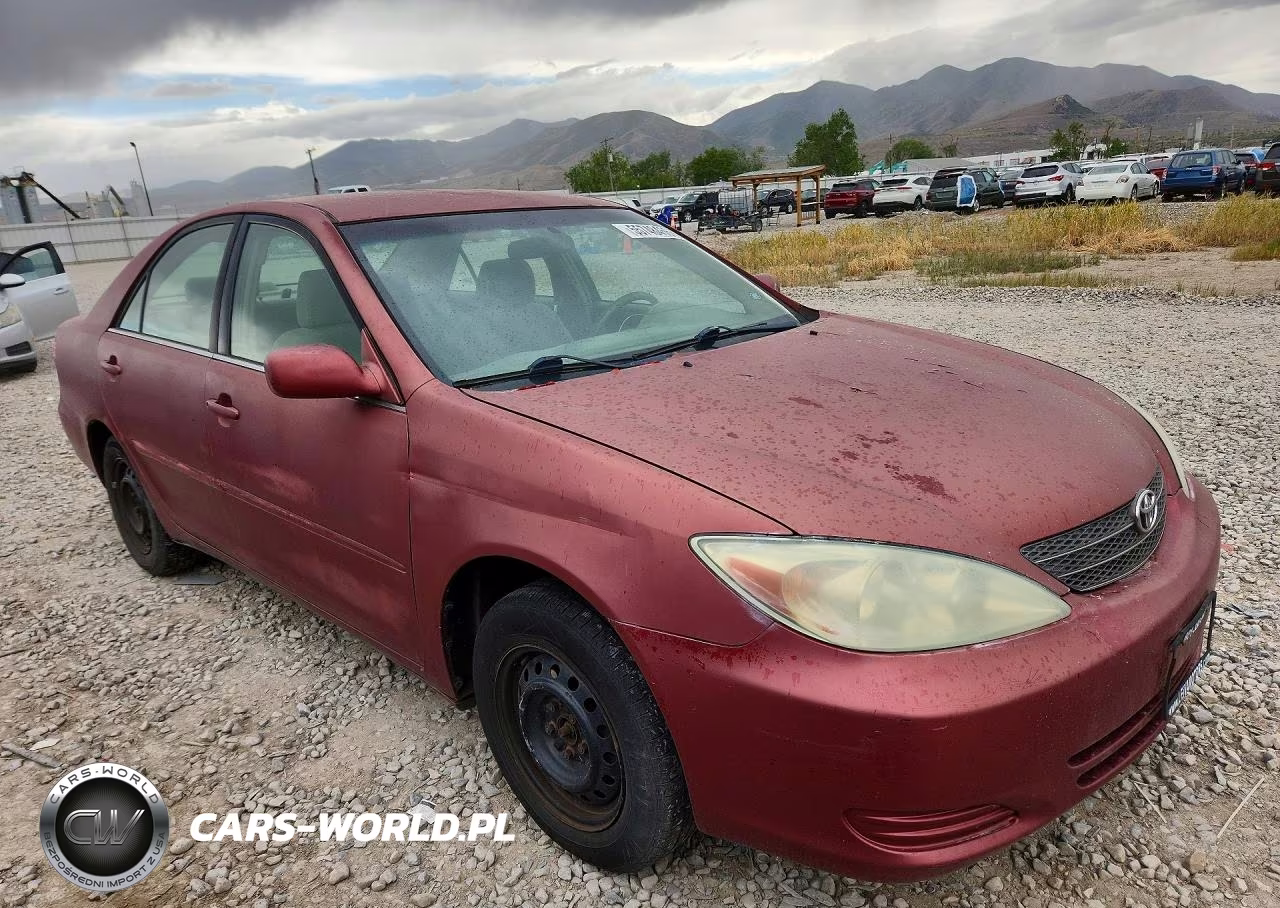 2002 Toyota Camry Le VIN:4T1BE32KX2U614880 - 4