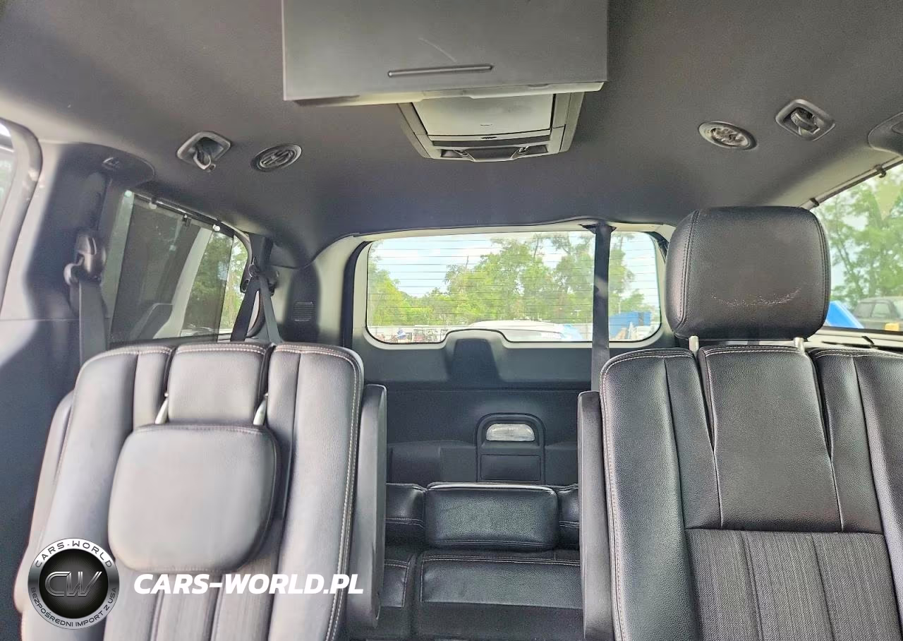 2015 Chrysler Town & Country S VIN:2C4RC1HG4FR562116 - 10