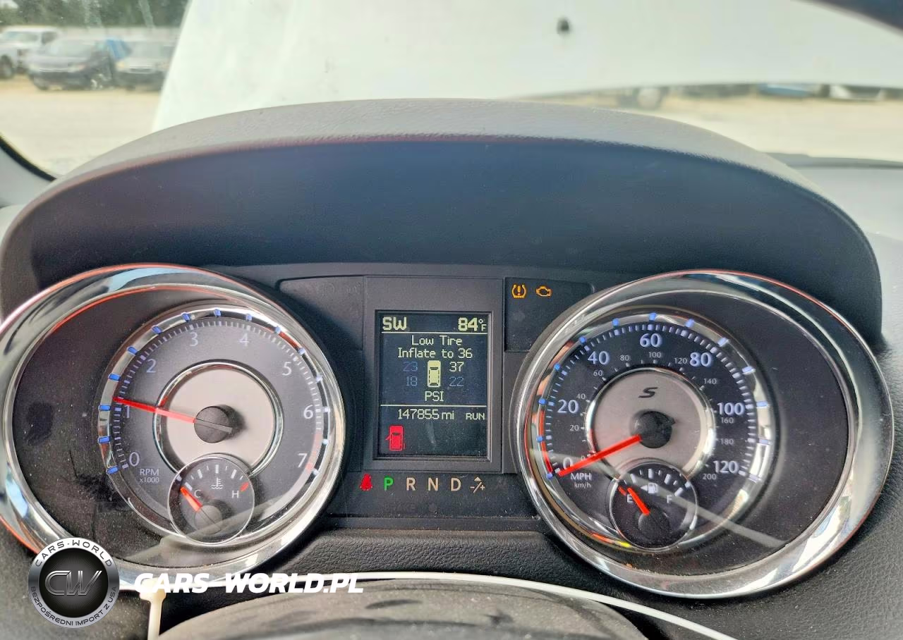 2015 Chrysler Town & Country S VIN:2C4RC1HG4FR562116 - 9