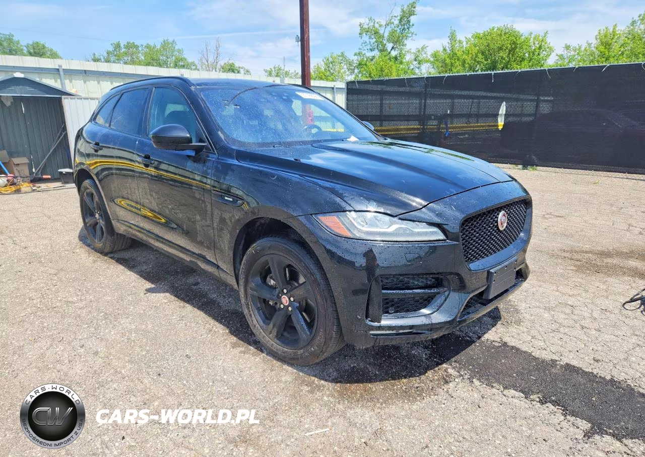 2017 Jaguar F-Pace R - Sport VIN:SADCL2BV0HA495108 - 4