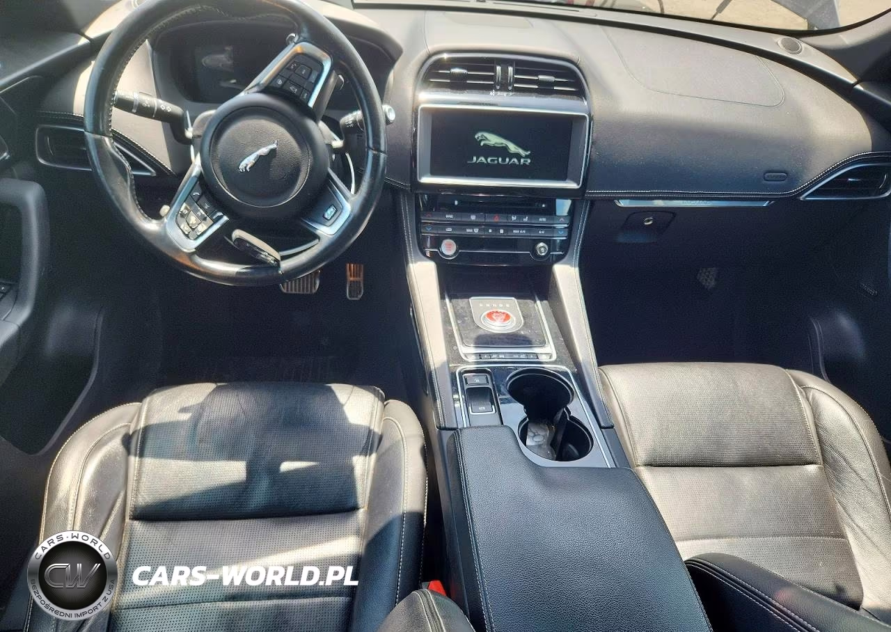 2017 Jaguar F-Pace R - Sport VIN:SADCL2BV0HA495108 - 8