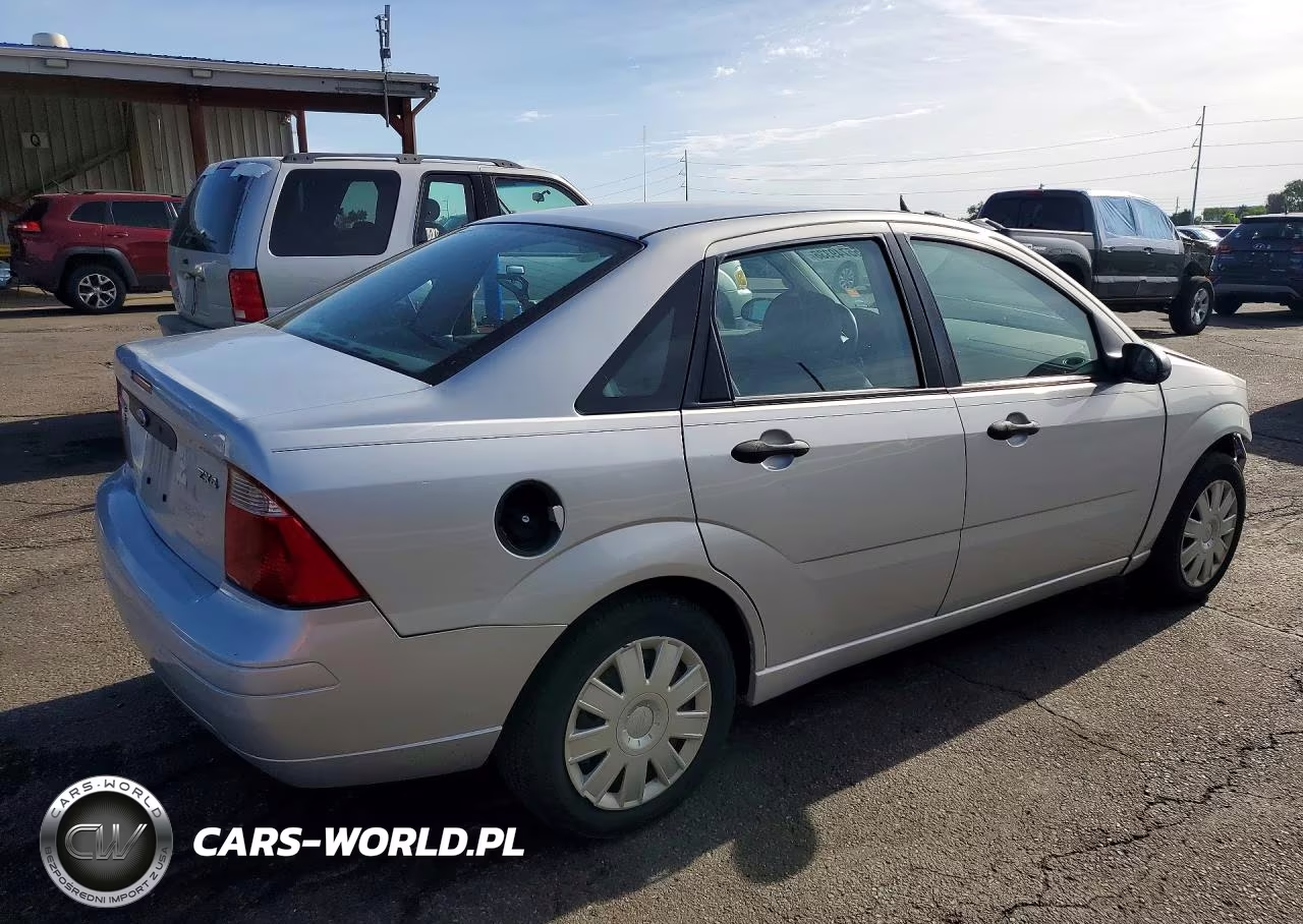 2005 Ford Focus Zx4 VIN:1FAFP34N35W106725 - 3