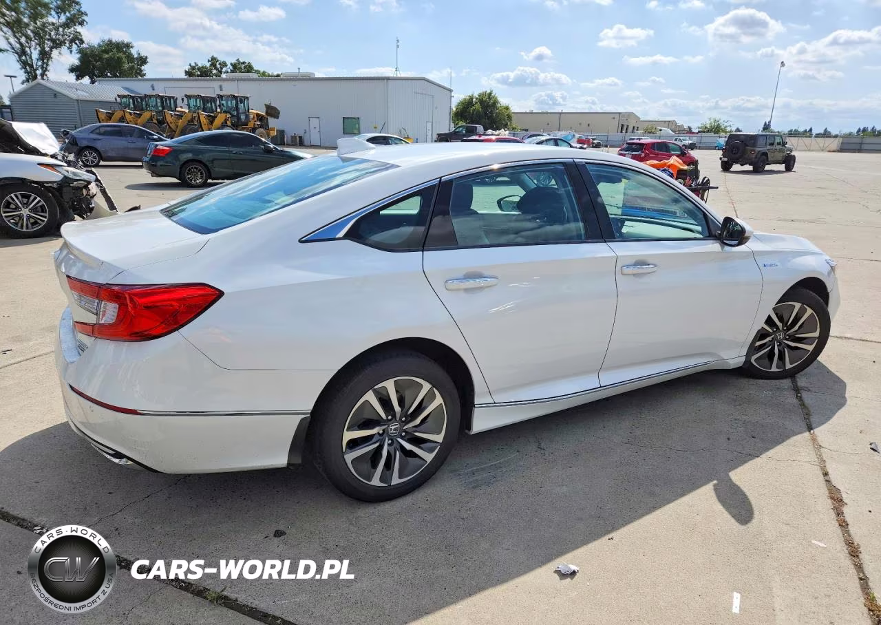 2019 Honda Accord Touring Hybrid VIN:1HGCV3F97KA019102 - 3