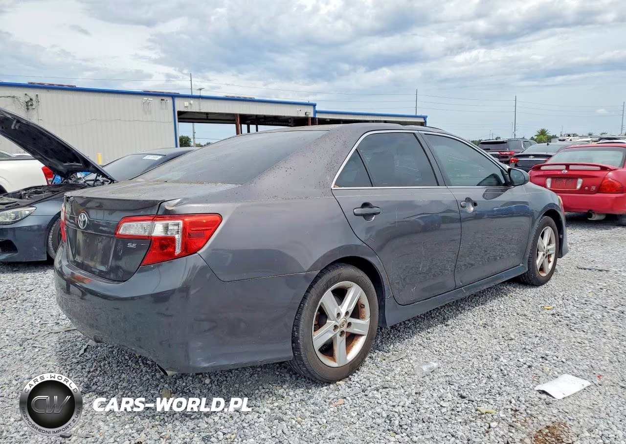 2013 Toyota Camry Se VIN:4T1BF1FK2DU693184 - 3