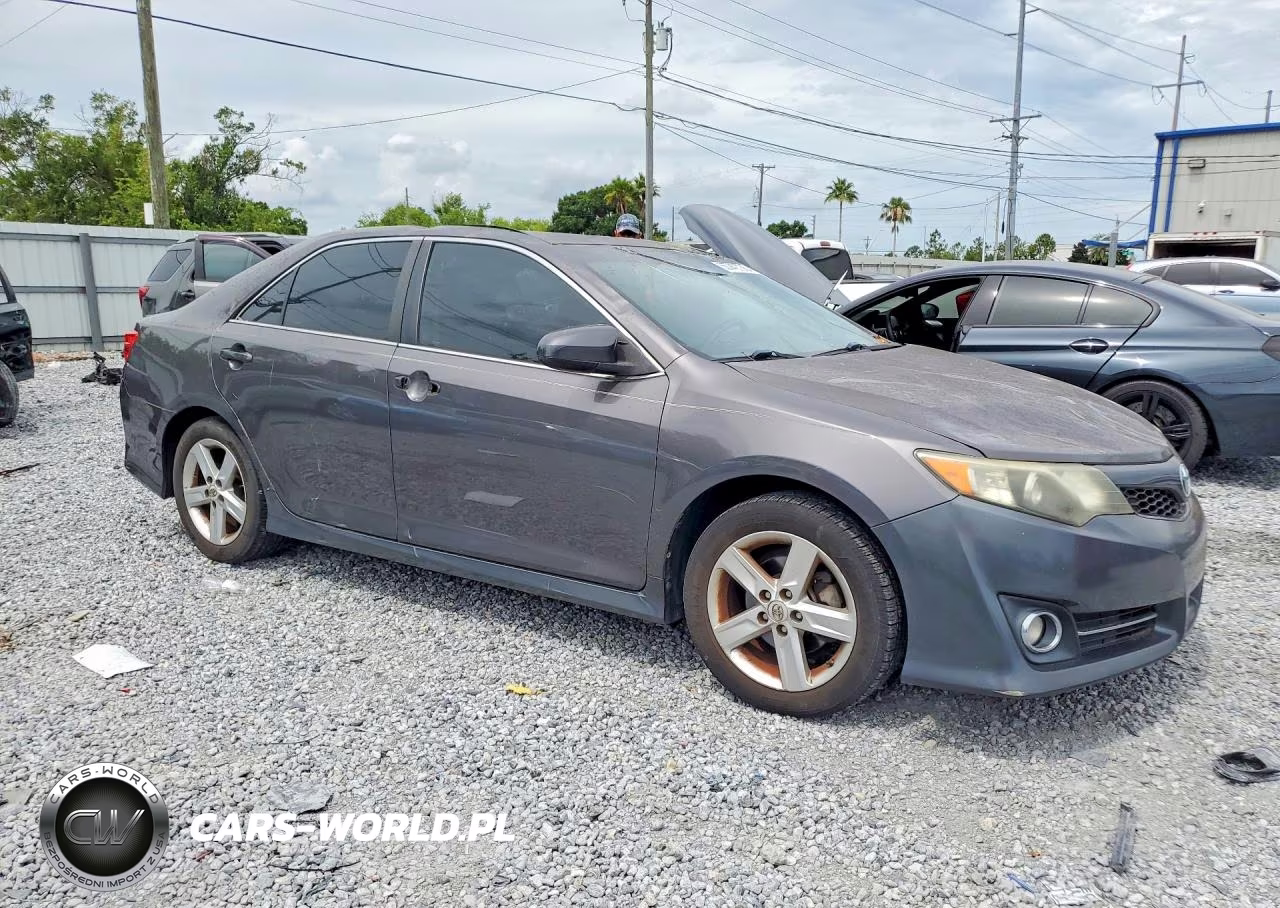 2013 Toyota Camry Se VIN:4T1BF1FK2DU693184 - 4