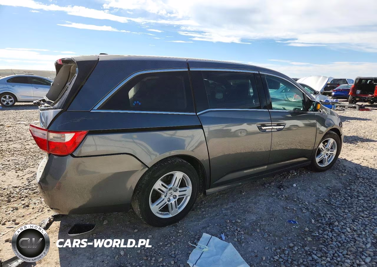 2012 Honda Odyssey Touring VIN:5FNRL5H96CB138355 - 3
