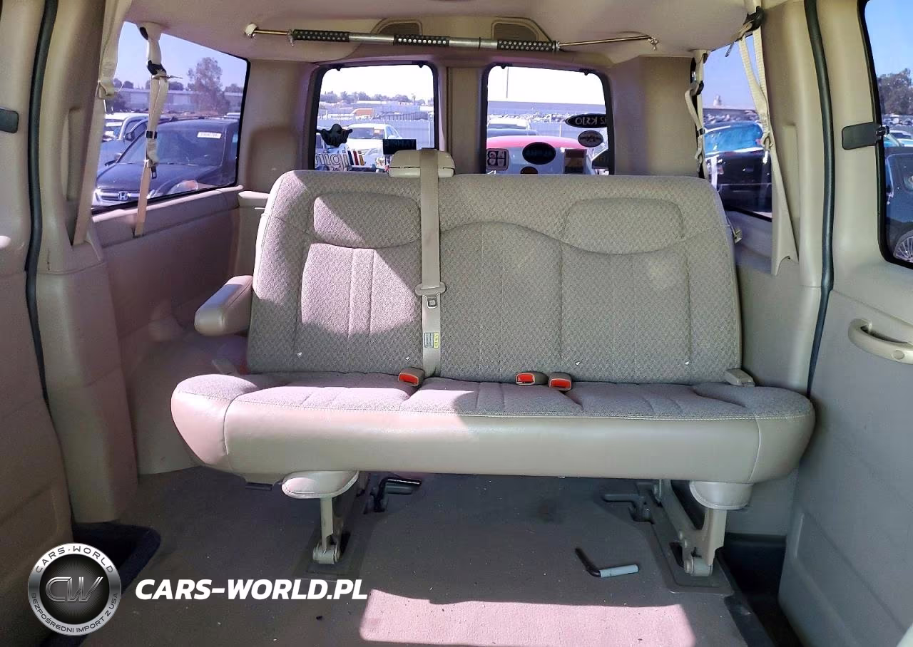 2004 GMC Savana G1500 VIN:1GKFG15T041140679 - 10