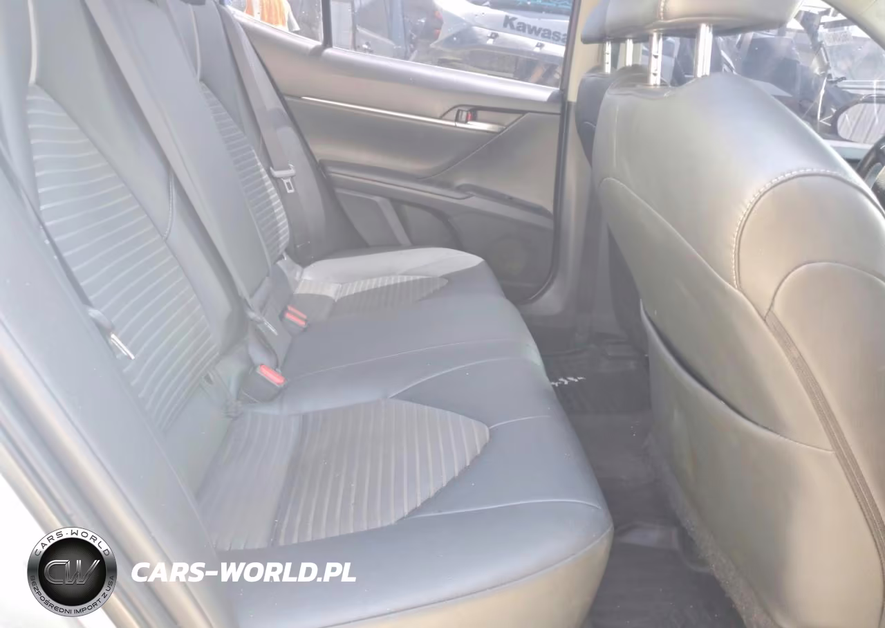 2018 Toyota Camry Se VIN:JTNB11HK0J3019497 - 10