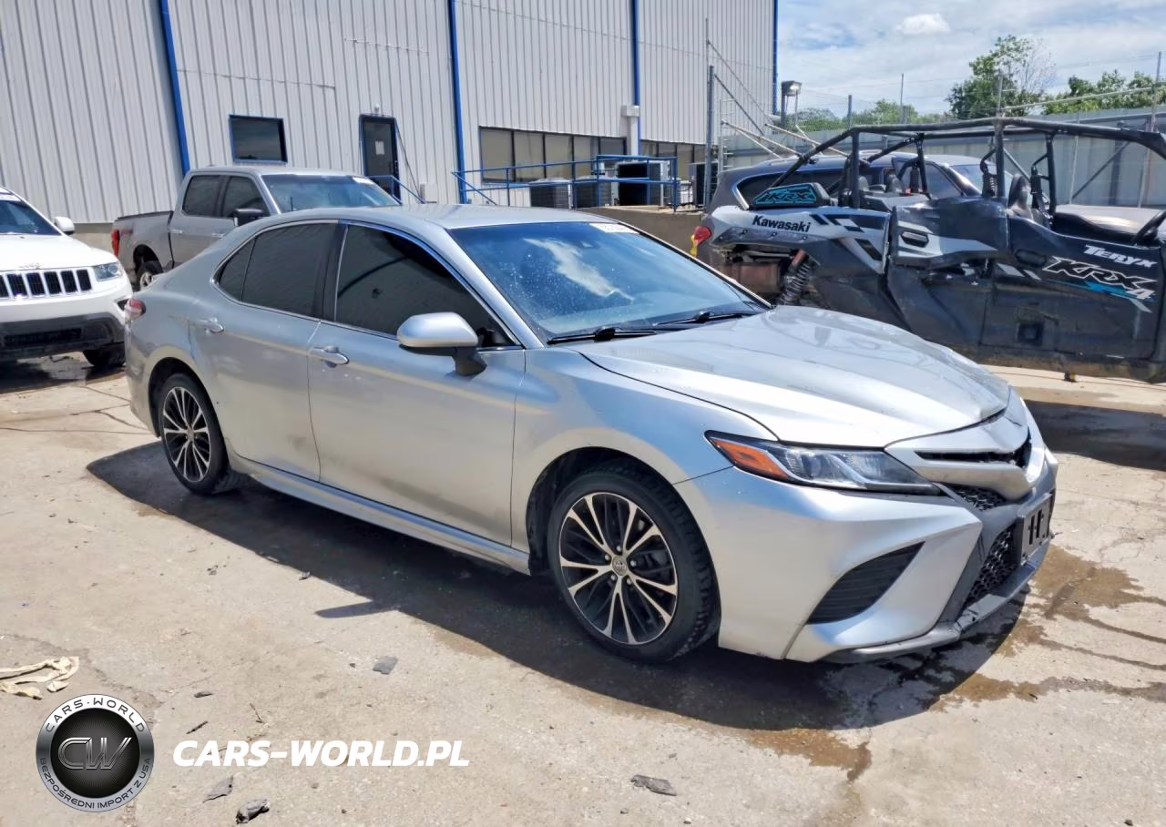 2018 Toyota Camry Se VIN:JTNB11HK0J3019497 - 4