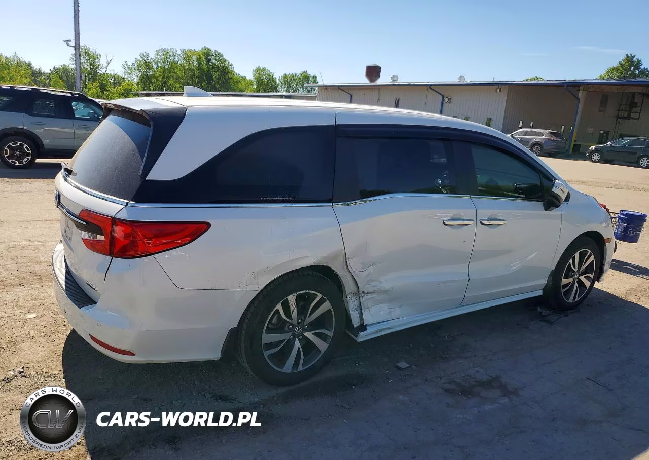 2021 Honda Odyssey Touring VIN:5FNRL6H86MB034897 - 3