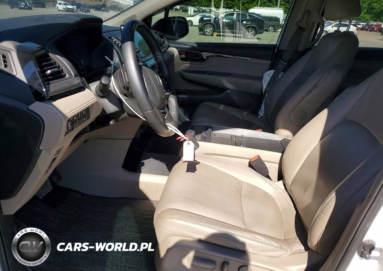 2021 Honda Odyssey Touring VIN:5FNRL6H86MB034897 - 7