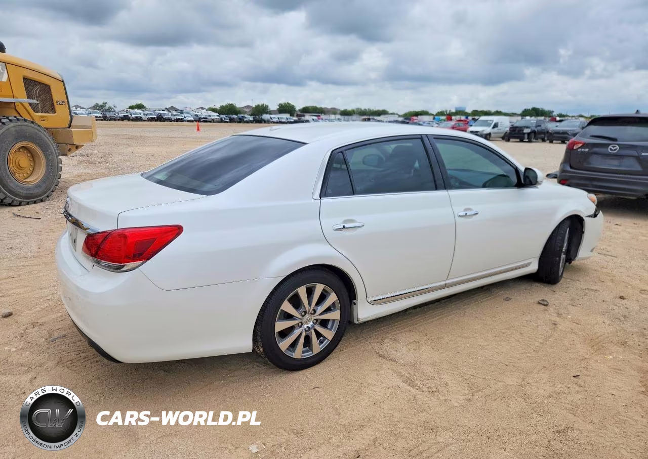 2011 Toyota Avalon Limited VIN:4T1BK3DBXBU435180 - 3