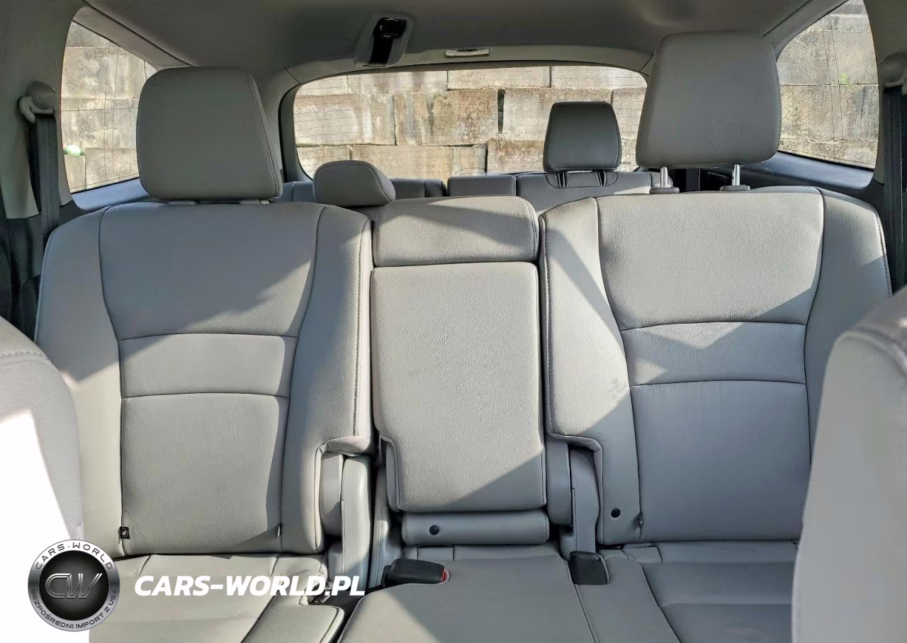 2017 Honda Pilot Touring VIN:5FNYF6H9XHB052465 - 10