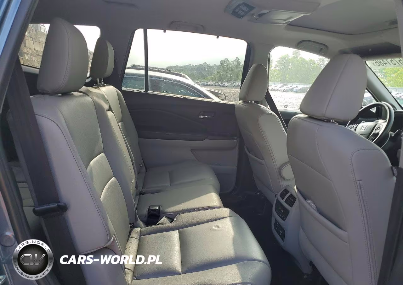 2017 Honda Pilot Touring VIN:5FNYF6H9XHB052465 - 11