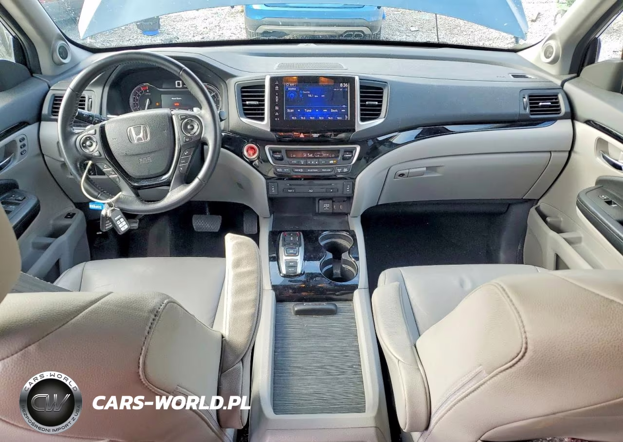 2017 Honda Pilot Touring VIN:5FNYF6H9XHB052465 - 8