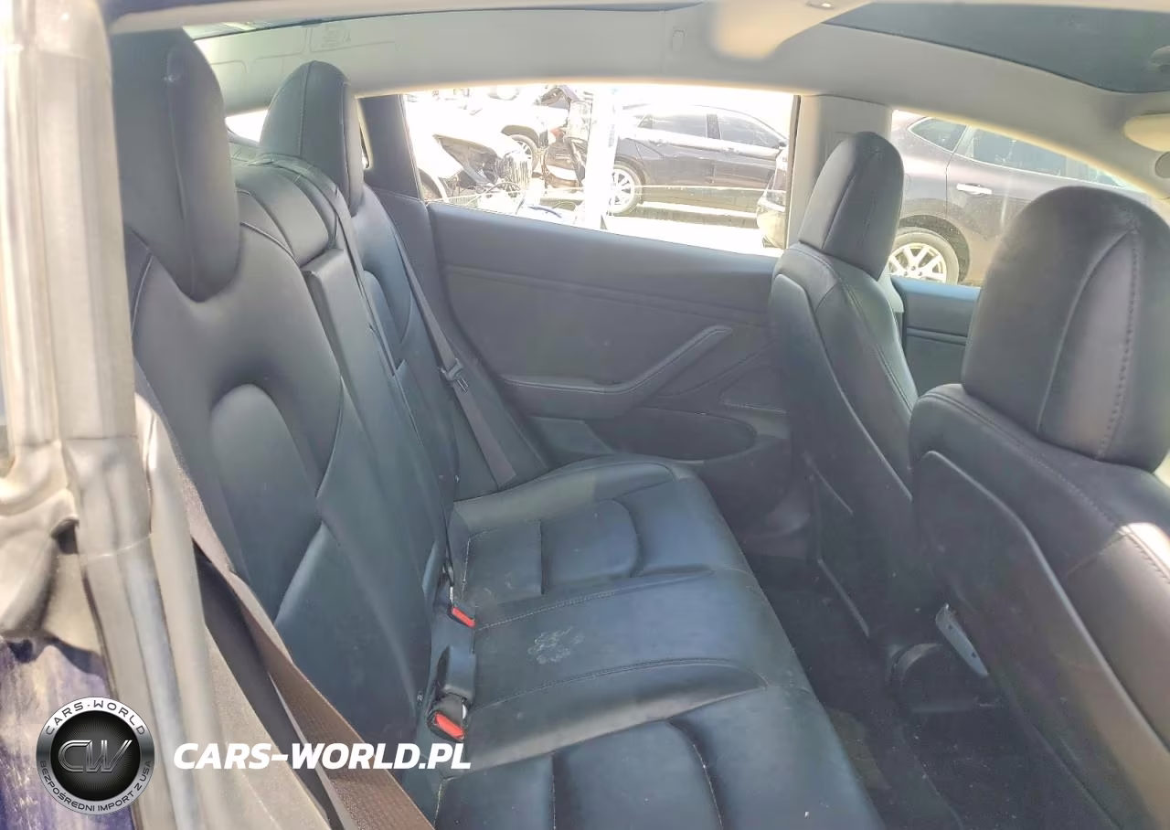 2018 Tesla Model 3 VIN:5YJ3E1EB0JF072351 - 10
