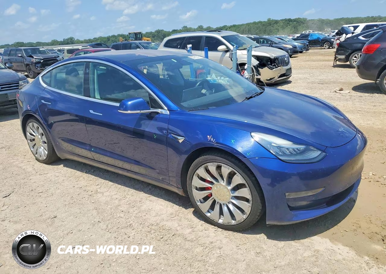2018 Tesla Model 3 VIN:5YJ3E1EB0JF072351 - 4