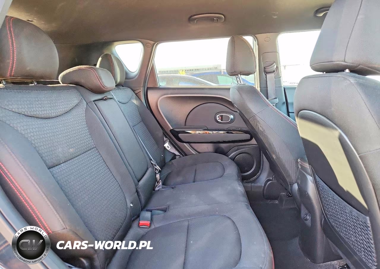 2018 Kia Soul + VIN:KNDJP3A53J7601150 - 10