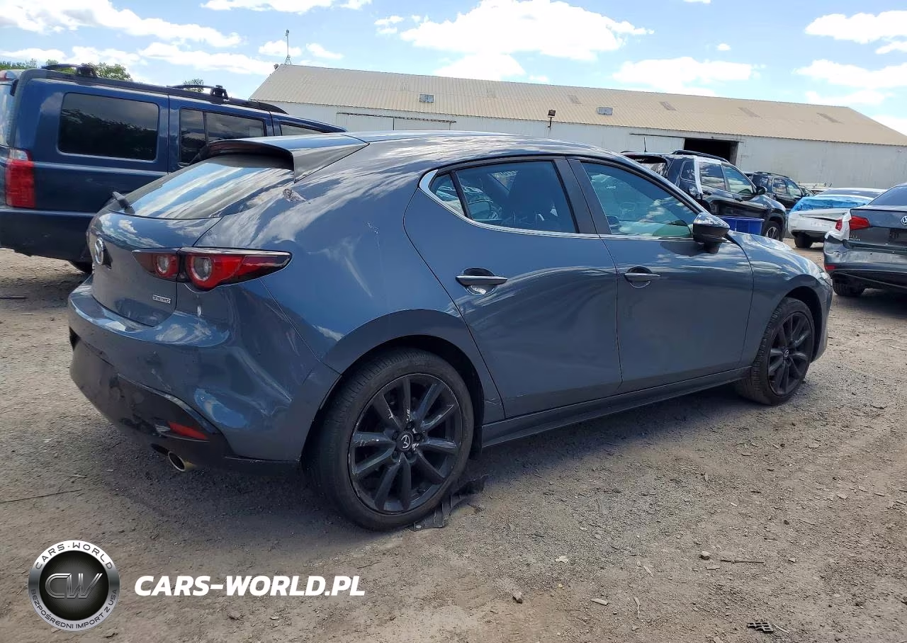 2023 Mazda 3 Preferred VIN:JM1BPBLM7P1615020 - 3