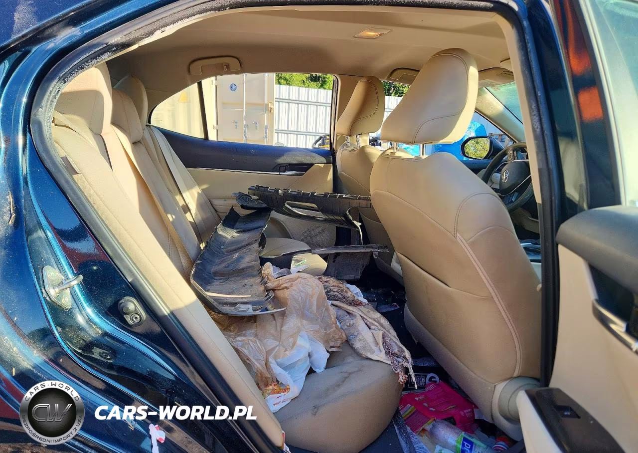 2019 Toyota Camry Le VIN:4T1B11HK4KU254142 - 10